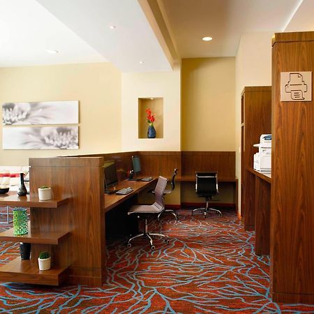 Courtyard By Marriott Χερμοσίγιο Εξωτερικό φωτογραφία