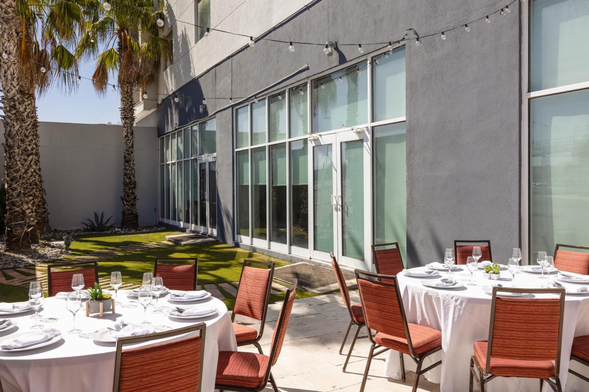 Courtyard By Marriott Χερμοσίγιο Εξωτερικό φωτογραφία