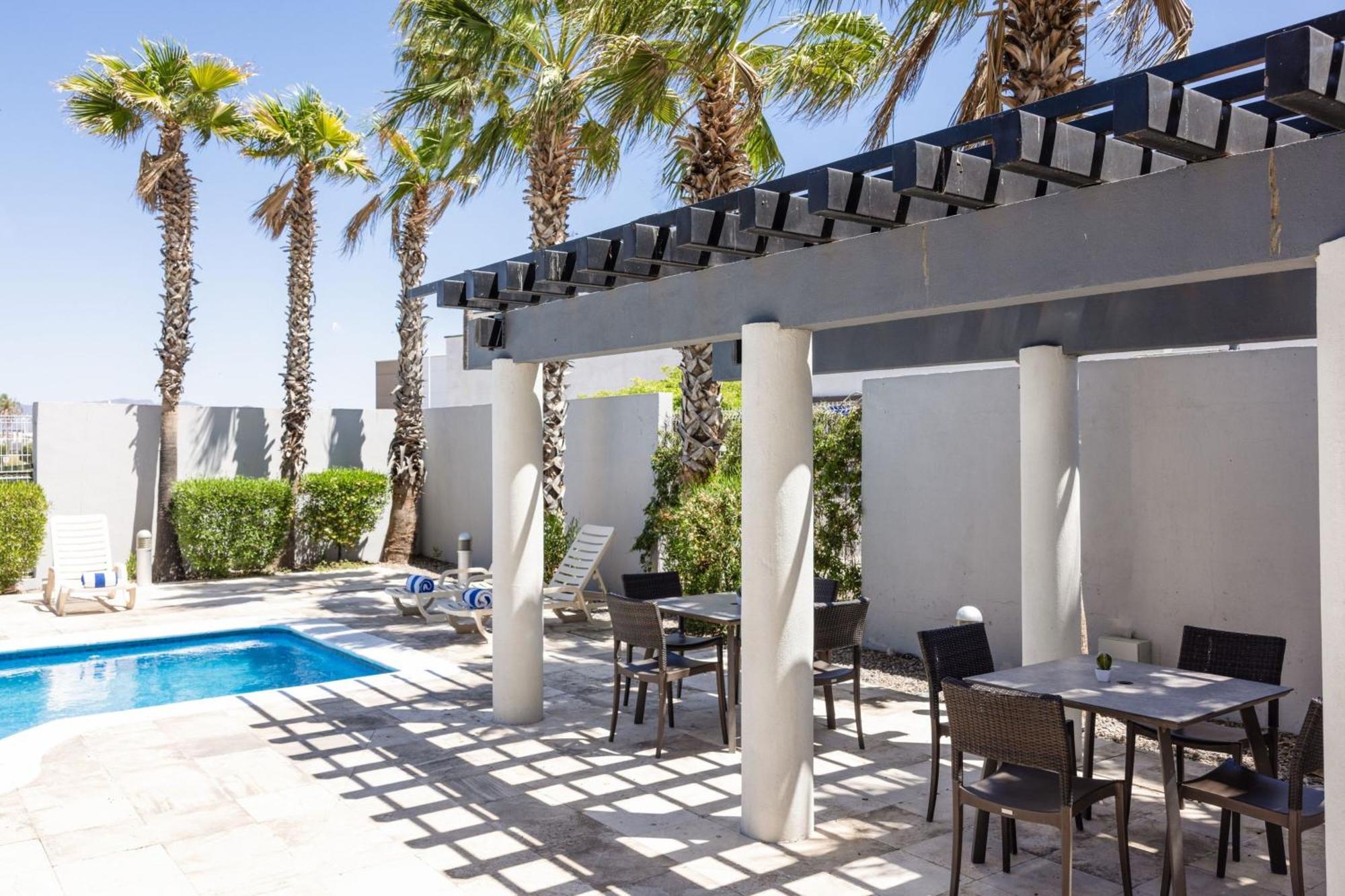 Courtyard By Marriott Χερμοσίγιο Εξωτερικό φωτογραφία