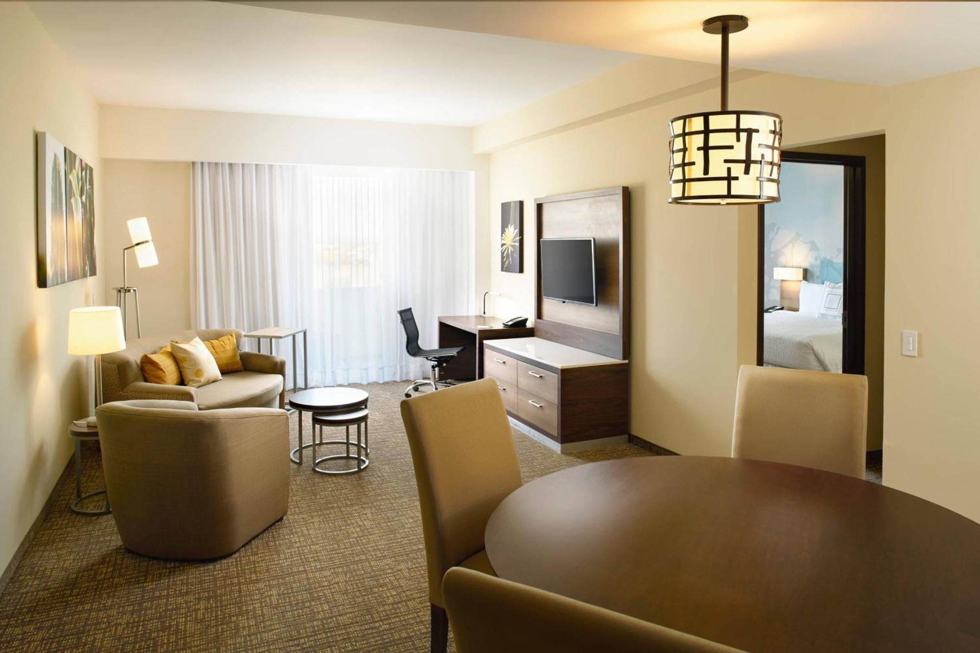 Courtyard By Marriott Χερμοσίγιο Εξωτερικό φωτογραφία