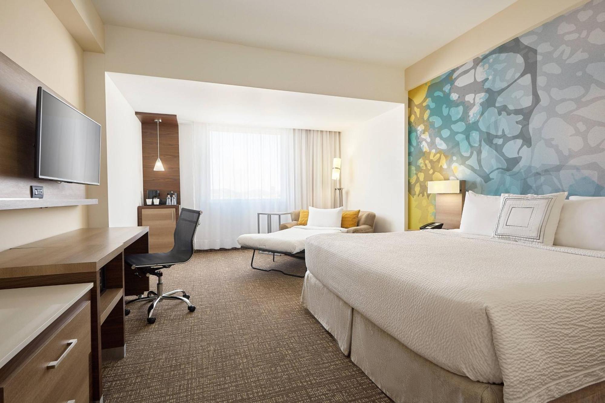 Courtyard By Marriott Χερμοσίγιο Εξωτερικό φωτογραφία
