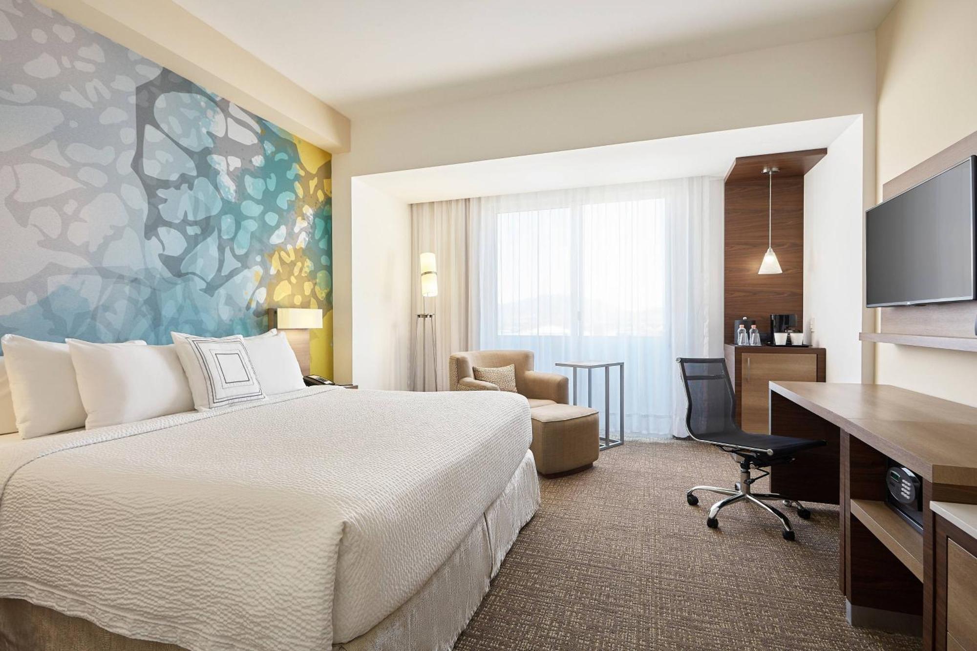 Courtyard By Marriott Χερμοσίγιο Εξωτερικό φωτογραφία