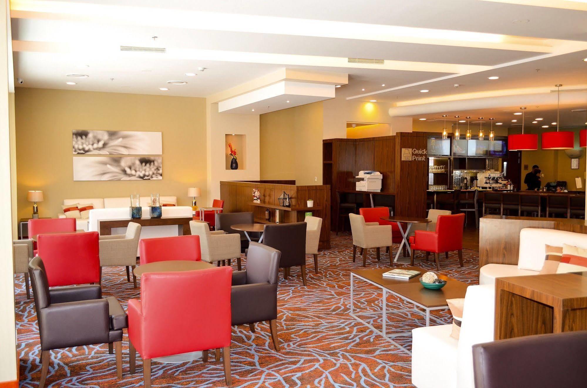 Courtyard By Marriott Χερμοσίγιο Εξωτερικό φωτογραφία